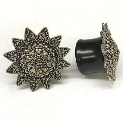 7/8" Black Dogwood Plugs with Ornate Silver