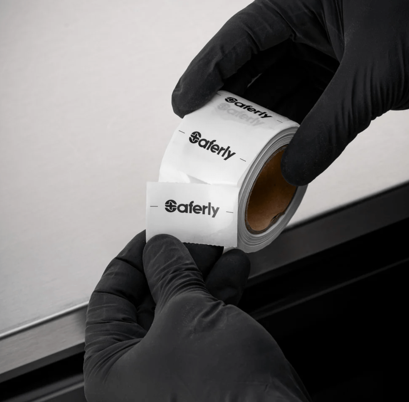 Saferly Big Boss Sealing Stickers — Roll of 500